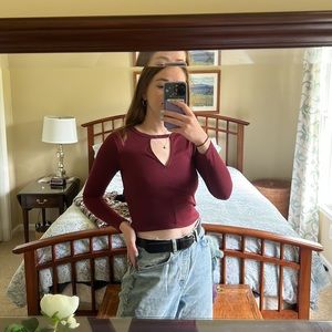 Long sleeve maroon crop top